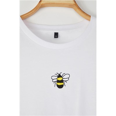 Beyaz %100 Pamuk Nakışlı Crop Bisiklet Yaka Örme T-Shirt  TBBSS25BF00015