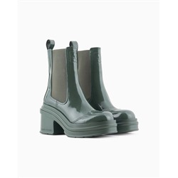 Rubber heel boots