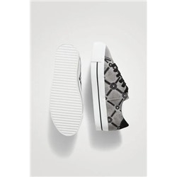 Sneakers street suela gruesa
