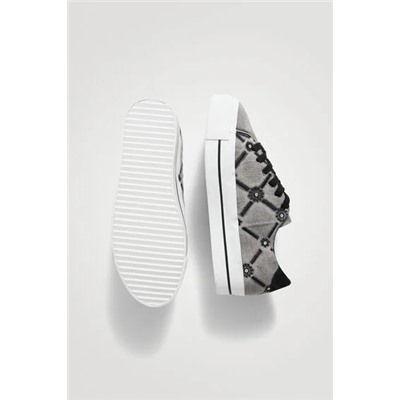 Sneakers street suela gruesa