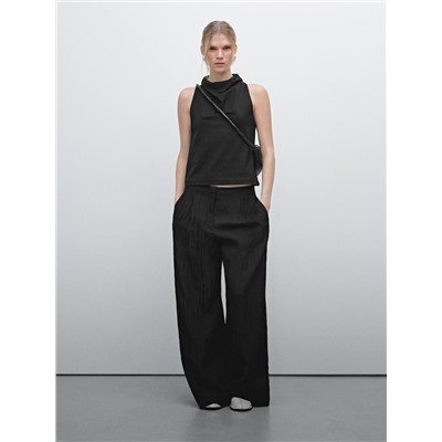 Technical trousers with darts