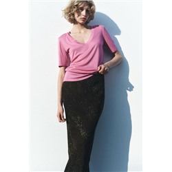 FLOWING V-NECK T-SHIRT