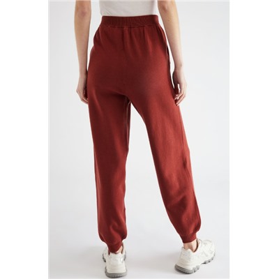 Pantalón con cintura alta