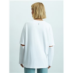Лонгслив oversize из 100% хлопка с разрезами на локтях