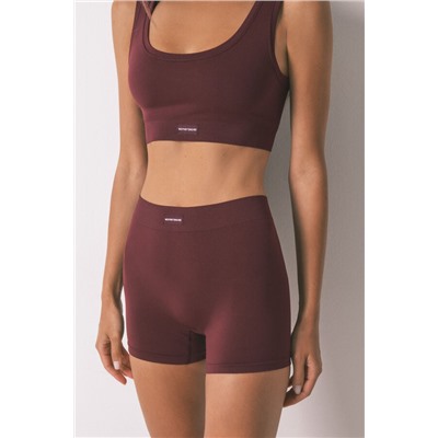 Pantalón corto sin costuras granate