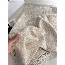 Шарф  LOEW*E 💛 (Эта модель изготовлена по индивидуальному заказу для витрины прилавка в Барселоне!)
