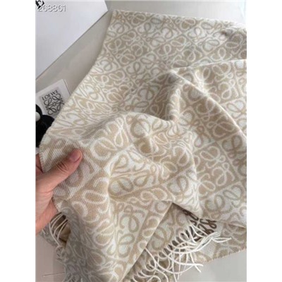 Шарф  LOEW*E 💛 (Эта модель изготовлена по индивидуальному заказу для витрины прилавка в Барселоне!)