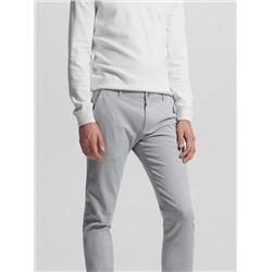 Schlichte Chinohose