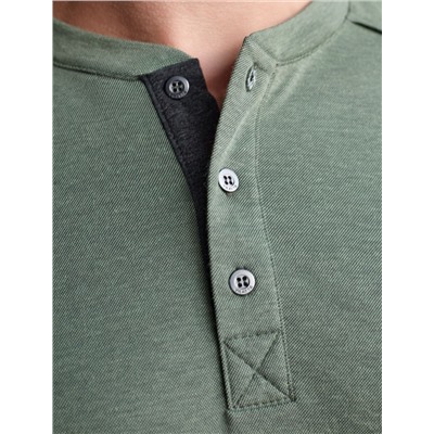 Джемпер хенли из полотна пике с меланжевым плетением с эластаном