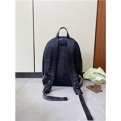 Новинка!  Удобный вместительный рюкзак  Burberr*y