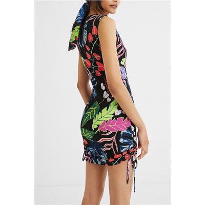 Vestido corto slim fruncido