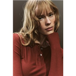RIBBED T-SHIRT WITH BUTTONS
