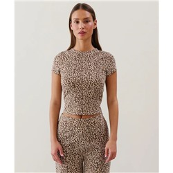 Top corto de punto en leopardo