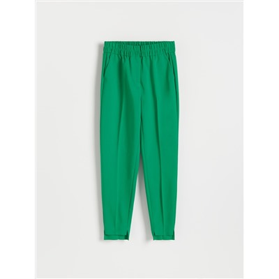 Zigarettenhose mit elastischem Bund