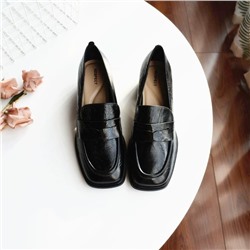 Женские кожаные туфли  с процарапанным вручную узором  Respec*t