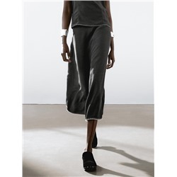 Midi skirt with topstitching detail on the hem