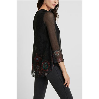 Camiseta multicapas avolantada