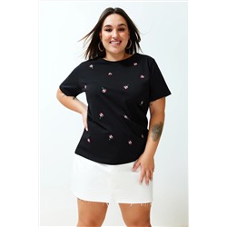 Siyah Boyfriend Çiçek Nakış Detaylı %100 Pamuk Örme Büyük Beden T-shirt TBBSS24BF00029