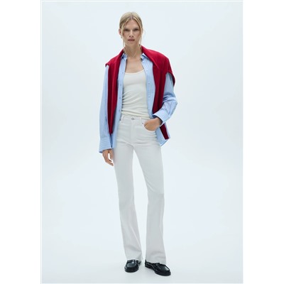Jeans flare tiro medio