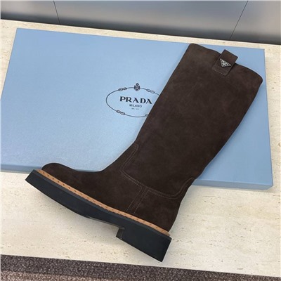 Женские широкие сапоги длиной до колена  Prad*a