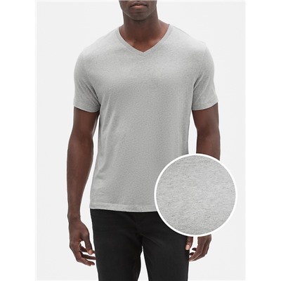 Everyday V-neck tee