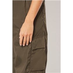 Pantalón casual Kaki