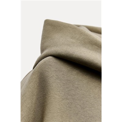 HOODIE WITH POCKETS