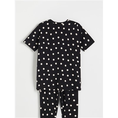 Gepunkteter Pyjama