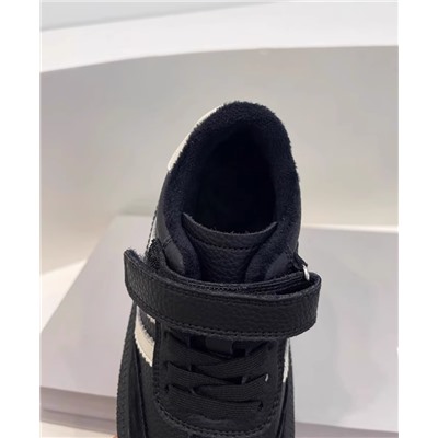 Кроссовки для мальчиков и девочек