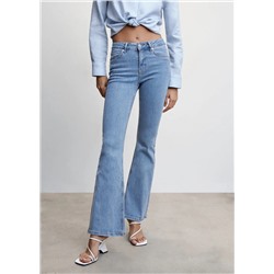Jeans flare tiro medio -  Mujer | MANGO OUTLET España