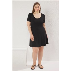 Trendyol Curve Siyah Skater Belden Açılan İçi Şortu Örme Büyük Beden Elbise TBBSS25AH00137