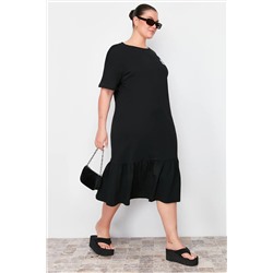 Siyah Eteği Fırfırlı Etiket Detaylı %100 Pamuk Örme Büyük Beden T-shirt Elbise TBBSS24AH00171