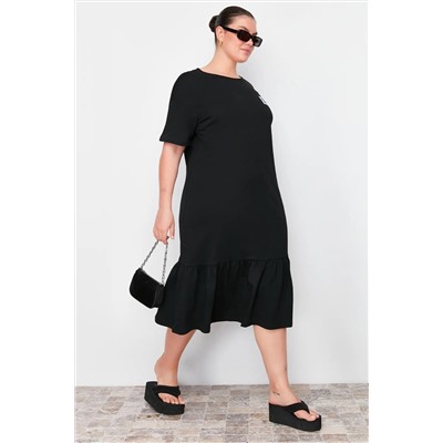 Siyah Eteği Fırfırlı Etiket Detaylı %100 Pamuk Örme Büyük Beden T-shirt Elbise TBBSS24AH00171