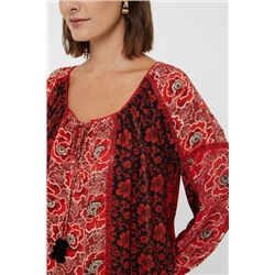 Blusa loose cuello barco flores