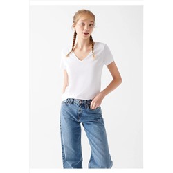 Mavi V Yaka Beyaz Basic Tişört Slim Fit / Dar Kesim 168260-620