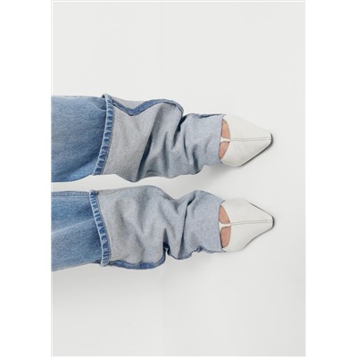 Jeans rectos bajo vuelto