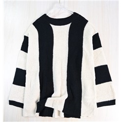 Женский объемный трикотажный свитер