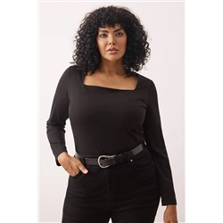 Siyah Kare Yaka Büzgü/Drape Detaylı Slim/Vücuda Oturan Örme Büyük Beden Bluz  TBBAW26AF00022