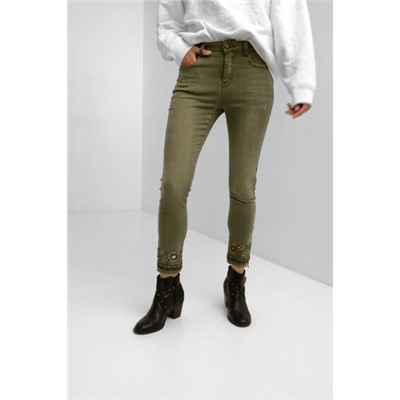 Pantalón vaquero skinny exótico
