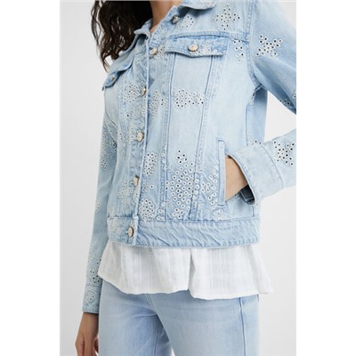 Chaqueta vaquera slim bordados