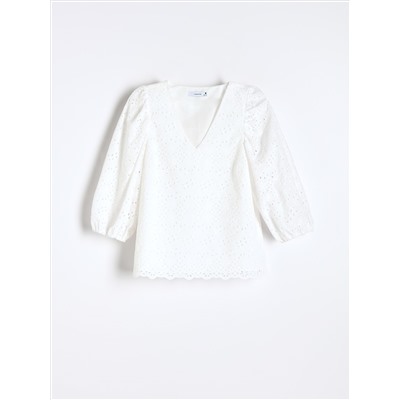 Bluse mit Lochstickerei