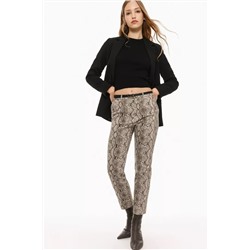 Slim-fit trousers with belt