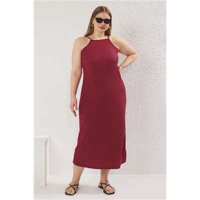 Bordo Halter Yaka Bürümcük Dokulu Kumaş Maxi Boy Örme Büyük Beden Elbise TBBSS25AH00006