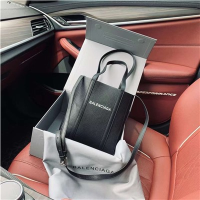 Универсальная женская сумка Balenciag*a  Реплика 1:1