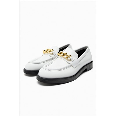MOCASÍN PIEL CADENA
