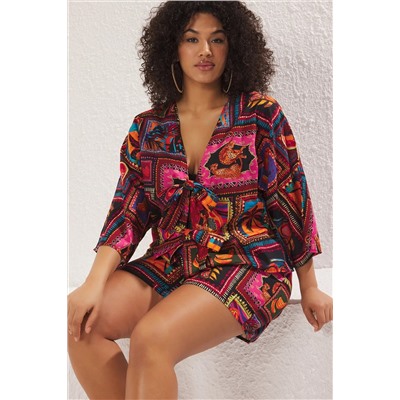 Çok Renkli Tropikal Desenli Bağlama Detaylı Beachwear Büyük Beden Alt-Üst Takım TBBSS25CP00001