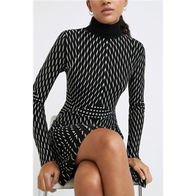 Vestido slim corto