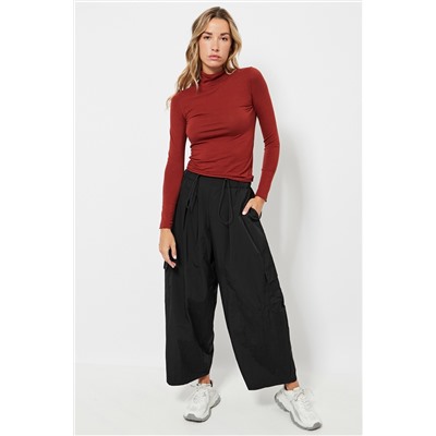 Pantalón wide leg cargo 7/8 cintura alta - Negro