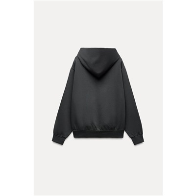 HOODIE WITH POCKETS