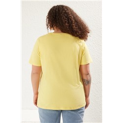 Sarı Slogan Baskılı Boyfriend %100 Pamuk Örme Büyük Beden T-shirt TBBSS24BF00036